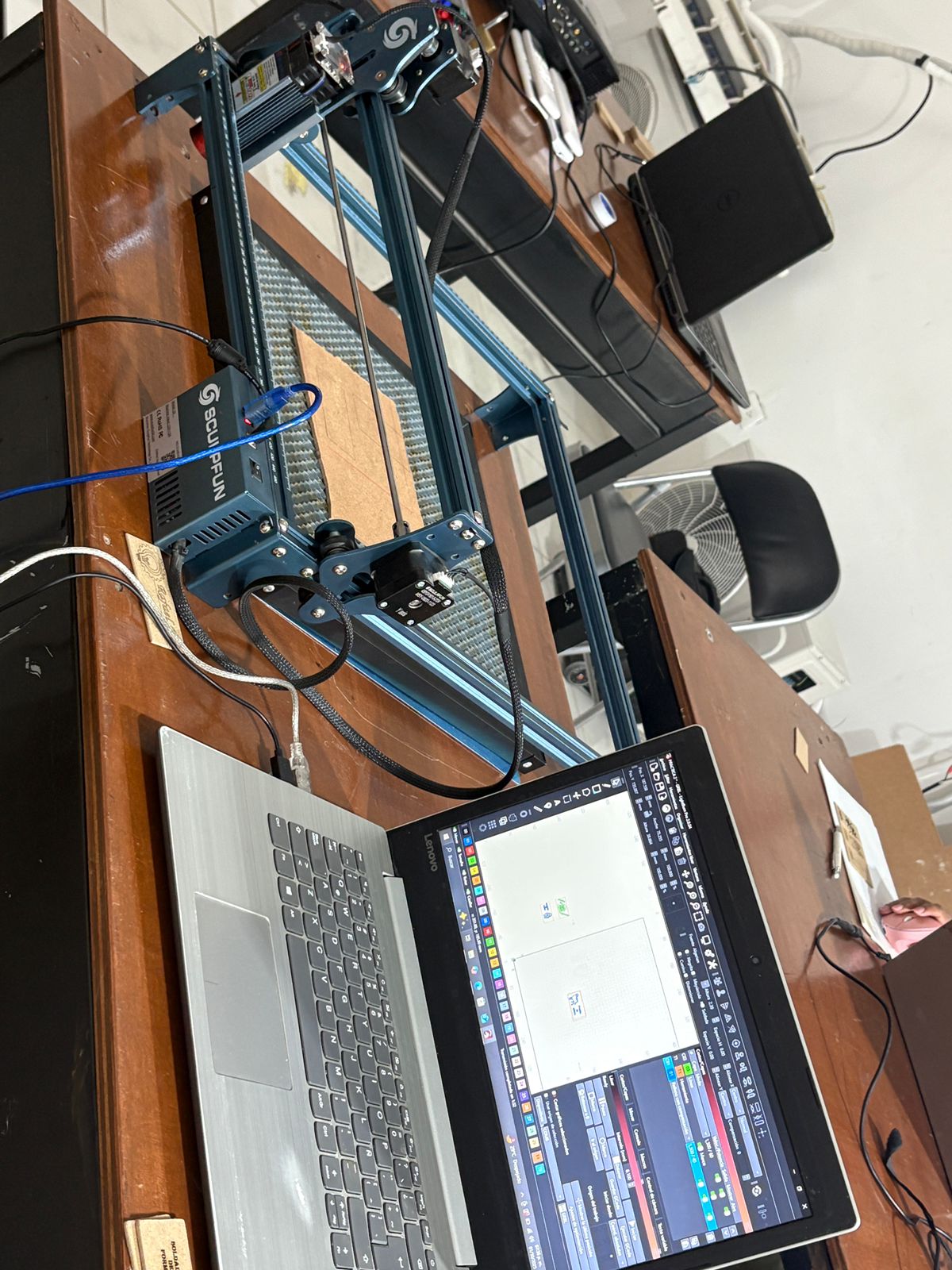 Programación y Grabado Láser CNC